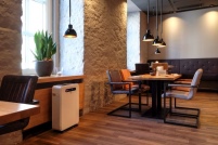 Wohlfühlen im Hotelrestaurant durch die Remko-Luftreiniger.......