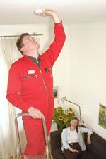 Moderne Rauchmelder erkennen selbst feinste Rauchpartikel.