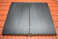 Die neuen Roth HelioPool Montageschienen für den <br />Schwimmbadabsorber HelioPool der Buchenauer Roth Werke ermöglichen neue Installationsanwendungen.<br />Bild: Roth Werke