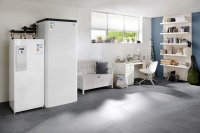 Der Roth Thermotank Quadroline eignet sich für die Kombination mit umweltfreundlichen Energieerzeugern wie etwa Wärmepumpen. <br />Bilder: ROTH WERKE