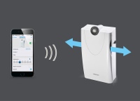 Der Schalldämmlüfter AEROPAC smart verfügt über eine hohe Luftleistung und lässt sich mit der SIEGENIA Comfort App und dem Luftqualitätssensor SENSOAIR verbinden.