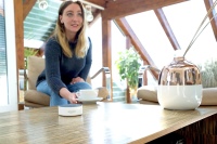 Rollläden lassen sich einfach und bequem per Sprachsteuerung in die gewünschte Position bringen.<br />Bild: www.rollladen.de