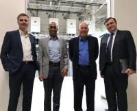 Stolz auf das Ergebnis jahrelanger Forschung (v.l.n.r.): Alberto Ravagni, CEO Solidpower, Suresh Kumar, CVP Microsoft, Chris Belady, General Manager für Rechenzentren und Infrastruktur bei Microsoft, und Igor Molibog, Aufsichtsratsmitglied bei Solidpower.<br />Bild: Solidpower