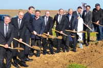 Erster Spatenstich bei Kermi mit Vertretern der Regionalpolitik,.......