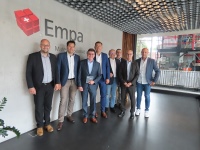 Bildunterschrift: Spitzentreffen der DACH-Verbände in Zürich. Von links Christoph Schaer (CH), Harald Kraler (Südtirol), Helmut Bramann, Michael Hilpert (D), Michael Mattes, Christian Atzmüller (A), Daniel Huser (CH), Walter Soligo (Südtirol).<br />Bild: ZVSHK