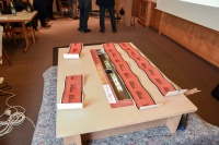 Zum Lieferumfang jeder TECEdrainline gehört das Seal System Dichtband, das einen dauerhaft dichten und sicheren Anschluss der Rinne an die Verbundabdichtung gewährleistet.<br />Bilder: TECE