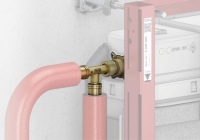 Der neue Wasseranschluss des Universalspülkastens hat ein 1/2"-Außengewinde und ist mit handelsüblichen Schnelladaptern kompatibel.
