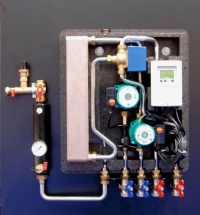 Die Solarstationen und Pumpengruppen von Taconova vereinfachen die Einbindung regenerativer Energietechnik in die Hydraulik von Heizsystemen. Zur Messe ISH 2011 präsentiert Taconova erstmals neue Produktvarianten mit verschiedenen Leistungsstufen für Durchfluss-Trinkwassererwärmung und Speicherladung.