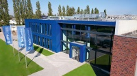 Das neue, hochmoderne SYR TechCenter der SYR Hans Sasserath GmbH & Co. KG bietet SHK-Profis den perfekten Rahmen, um ihren Erfahrungsschatz zu erweitern. Die Seminare, die insbesondere den fachlichen Austausch in den Mittelpunkt rücken, starten ab Februar 2016. Bilder: SYR