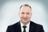 Thomas Zinnöcker wird neuer Chief Executive Officer.......