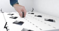 Die PYD-ALU® Topmodule sind mit flexiblen Modulhaltern bestückt, die den optimalen und festen Halt auf der Unterkonstruktion gewährleisten.