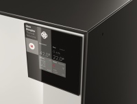 Alle Einstellungen ganz einfach und nachvollziehbar auf dem innovativen Touch-Display am Gerät oder per Smart Room Heating App. Die neue Art der Regelung, ein Gewinn für Installateur und Bewohner.