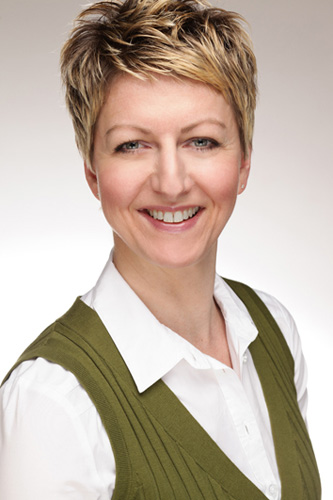 Ulrike Kremer unterstützt die Abteilung für Marketing...