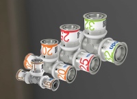 Mit seiner robusten Konstruktion und vielfältigen Sicherheitsfunktionen gewährleistet der S-Press PLUS Fitting von Uponor selbst bei schwierigen Rahmenbedingungen eine einfache und sichere Verpressung.