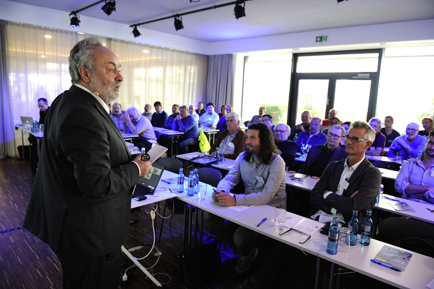 Prof. Dr.-Ing. Michael Günther stellte ein multifunktionales...