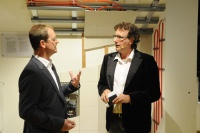 Viega Seminarleiter Dieter Hellekes stand Moderator Christoph Brüske Rede und Antwort u.a. zu dem neuen, flexiblen Polybuten-Rohr für das Flächentemperiersystem Fonterra. 