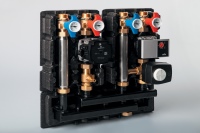 Noch kompakter und optimal für die Anforderungen von Niedrigenergiehäusern: die Pumpengruppen DN 20 von Watts. Sie sorgen für eine zuverlässige Wärmeverteilung und besitzen ein patentiertes Isolationskonzept, das die elektronischen Bauteile von der Hydraulik trennt und somit eine thermische Belastung dieser Komponenten verhindert.<br />Bild: Watts Water Technologies<br />