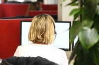 STIEBEL ELTRON bietet für die kommenden vier Wochen ein erweitertes, kostenloses Webinar-Programm rund um die Themenbereiche Lüftungstechnik, Heizungswärmepumpe, Trinkwassererwärmung, Produktinformationen und Verkauf und Kommunikation. <br />Bild: Stiebel Eltron