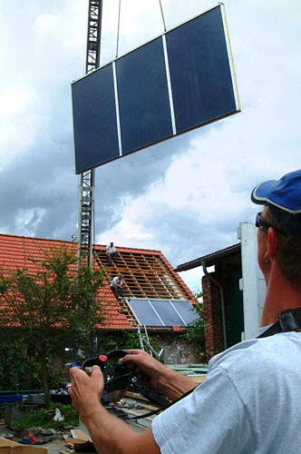 Indachkollektoren sind für viele Solarfreunde eine...