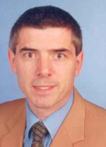 Henry Krieger, 44, ist als Vertriebsberater und Planerberater.......