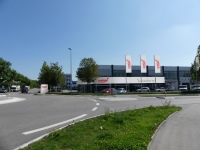 Der neue Standort in Gersthofen ist gut mit öffentlichen Verkehrsmitteln und mit dem Pkw über die Autobahn A 8 zu erreichen.<br />Bild: Windhager Zentralheizung