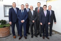 Der neue Vorstand des ZVSHK (v. l. n. r.): Frank Senger, Jens Wagner, VizePräsident Norbert Borgmann, Andreas Schuh, Präsident Michael Hilpert, Hauptgeschäftsführer Helmut Bramann und Joachim Butz.“ <br />Bild: ZVSHK