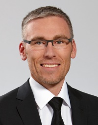 Vorausschauende Zukunftsplanung: Dipl.-Wirtschaftsingenieur (FH) Heiko Braun (42) übernimmt zum 01.01.2016 die Geschäftsführung der Zehnder Group Deutschland GmbH – für 2016 noch als Doppelspitze mit dem jetzigen Geschäftsführer Donat Feser (60). Bild: Zehnder Group Deutschland GmbH