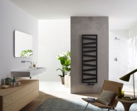 Der Raumklimaspezialist Zehnder erweitert sein Produktprogramm um farbige Ventilsets, Anschlussarmaturen und Thermostate für seine Bad-Heizkörper. Bisher gab es das Ventilprogramm nur in Chrom, Weiß oder Edelstahl, zukünftig sind verschiedene Artikel des Komplettsortiments auf Wunsch auch in jeder gewünschten Heizkörper-Farbe erhältlich.