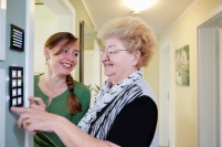 AAL-Systeme, wie hier in einer Seniorenwohnung, regeln.......