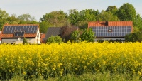 Theoretisch kann jeder Hausbesitzer eigenen PV-Strom erzeugen und verbrauchen. Ob das sinnvoll ist, hängt von der Verbrauchssituation im Gebäude ab.<br />Bild: fy<br /><br /><br />
