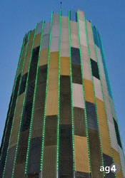 Barcelonas neue Medienfassade am "Fontsanta Balance.......