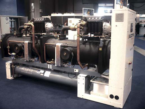 Erstmals stellt Airwell einen Turbokaltwassersatz SWT...