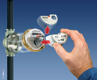 Bereit für Funk und mehr: Wasser- und Wärmezähler aus dem Hau-se Allmess sind dank modernster Technologie jeder Zeit per Plug & Play in Fernauslesesysteme einbindbar. Mit den TeleControl Fern-auslesesystemen bietet der Oldenburger Messgeräte-Spezialist hier-bei verschiedene Lösungen für alle Anwendungen. Fotos: Allmess