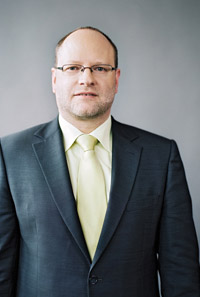 In Deutschland zeichnet sich Volker Weinmann verantwortlich.......