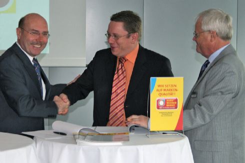 ZVSHK-Hauptgeschäftsführer Michael von Bock und Polach...