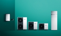 Heizleistungen von 5 bis 12 kW und ein passendes Systemangebot – so präsentiert sich die neue Wärmepumpe aroTHERM plus von Vaillant.