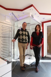 Das Ehepaar Heike und Lutz haben ihren Traum vom Wellnessbad in den eigenen vier Wänden realisiert.