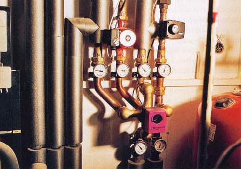 Das hydraulische Herz der Anlage ist der Mehrwegmischer...