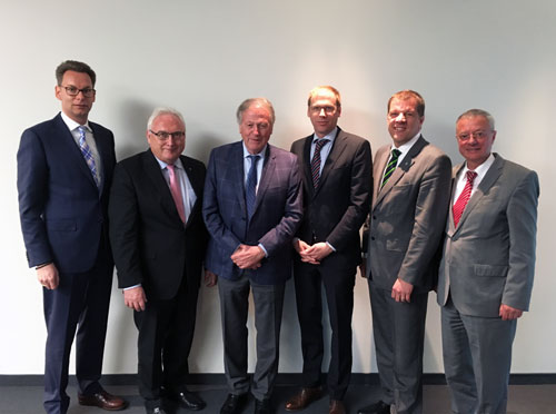 v.l.n.r: Dr. Frank Herrmann, Schiedel, Manfred Greis,...