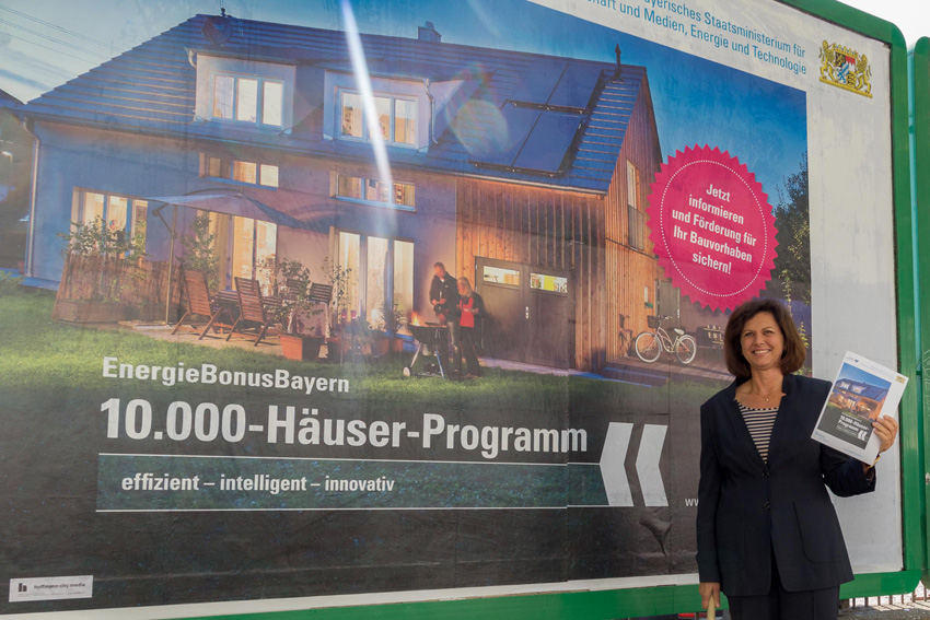 Ilse Aigner freut sich über den guten Start des 10.000-Häuser-Programms....
