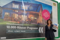 Ilse Aigner freut sich über den guten Start des 10.000-Häuser-Programms. Bild: Bayerisches Staatsministerium für Wirtschaft