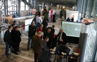 Informationen über neueste Produkte auf der Fachmesse.......