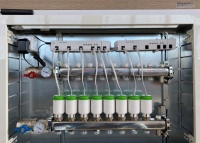 blossom-ic Funk-Fußbodenheizungsleisten Hera+ Primus PRO und Hera+ Extensia PRO mit Anschlussmöglichkeit für Hera+ Rücklauftemperaturfühler. Die Hera+ Actoren (Stellantriebe) haben integrierte Schrittmotoren und teilen den Hub des Ventils in bis zu 700 Schritte ein. Die Rücklauftemperaturfühler sorgen dafür, dass die Heizkreise in einem Raum untereinander abgeglichen werden.<br />Bilder: blossom-ic