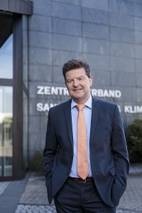 Ebenso zeigt sich Helmut Bramann, Hauptgeschäftsführer des ZVSHK, zufrieden: „Wir freuen uns, dass wir mit BRÖTJE einen ersten renommierten Hersteller für unser Vorhaben gewinnen konnten.“ Bild: ZVSHK, Sankt Augustin