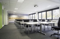 Über 600 m2 stehen in Haar für Schulungszwecke zur Verfügung. Dazu zählen auch modern und hell gestaltete Seminarräume. Bilder: August Brötje GmbH