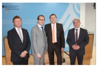 Bundesminister für Verkehrund digitale Infrastruktur,Alexander.......