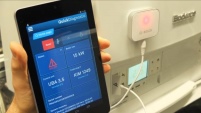 Der Logamatic Smart Service Key (rechts im Hintergrund).......