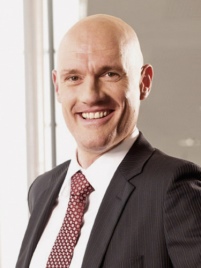 Dipl.-Wirtschaftsingenieur undDipl.-Geologe Stefan.......