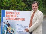 Dr. Aribert Peters  - Geschäftsführer des Verbands.......