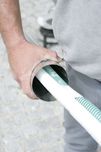 Bei der Installation von Daikin Altherma Luft/Wasser-Wärmepumpen sind weder Mauerdurchbrüche noch Erdbohrungen notwendig.